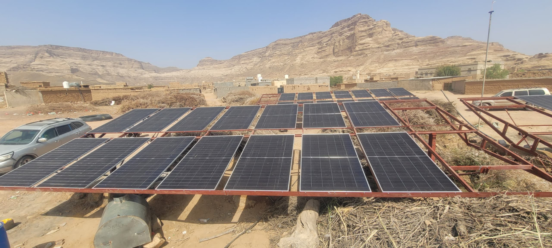 تركيب وتشغيل بئر ضخ بالطاقة الشمسية بقدرة 26 كيلووات – خولان، اليمن / العميل: ناجي يحيى التام وشركاؤه