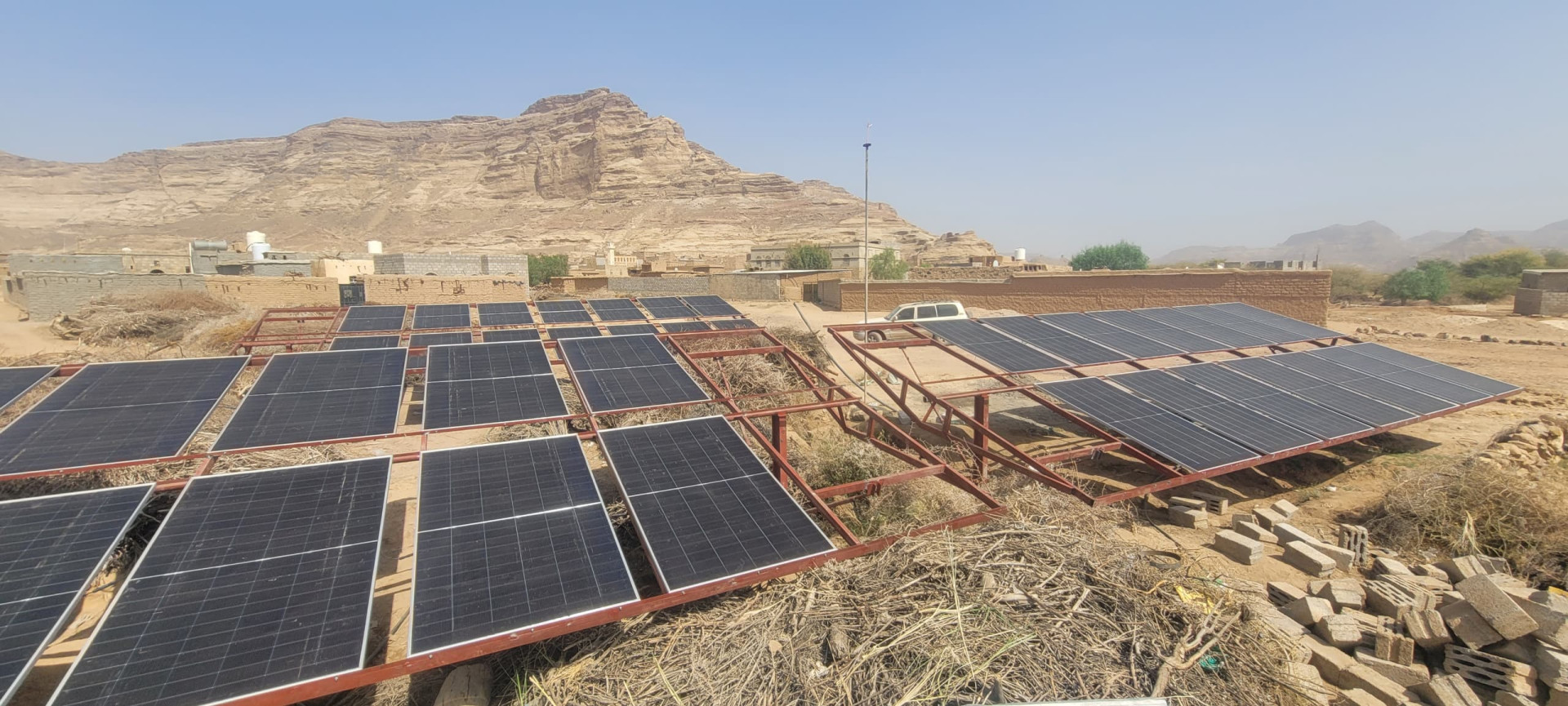 تركيب وتشغيل بئر ضخ بالطاقة الشمسية بقدرة 26 كيلووات – خولان، اليمن / العميل: ناجي يحيى التام وشركاؤه